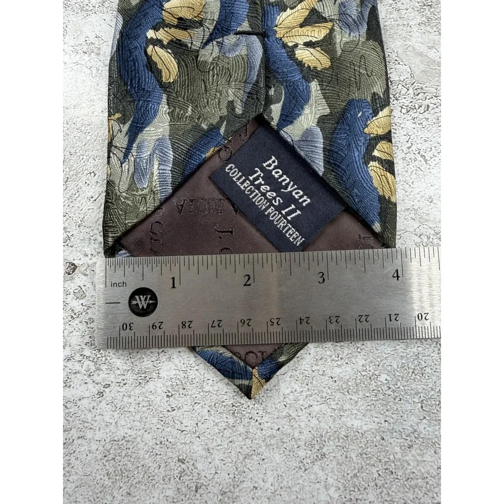 J. GARCIA 100% Silk Tie Mens One Size Green Floral Jacquard Pointed Necktie